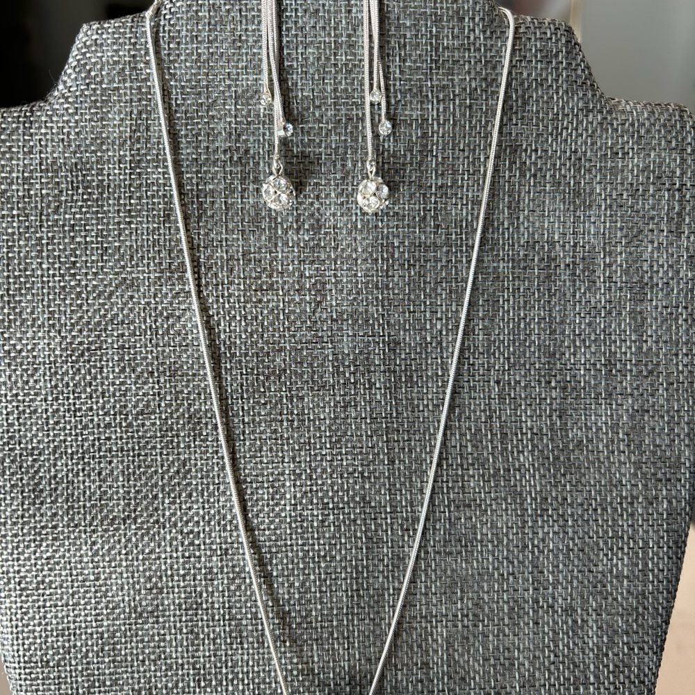 Elegant Silver and Rhinestone Jewelry Set